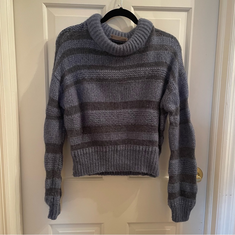 Everlane The Puff Sweater